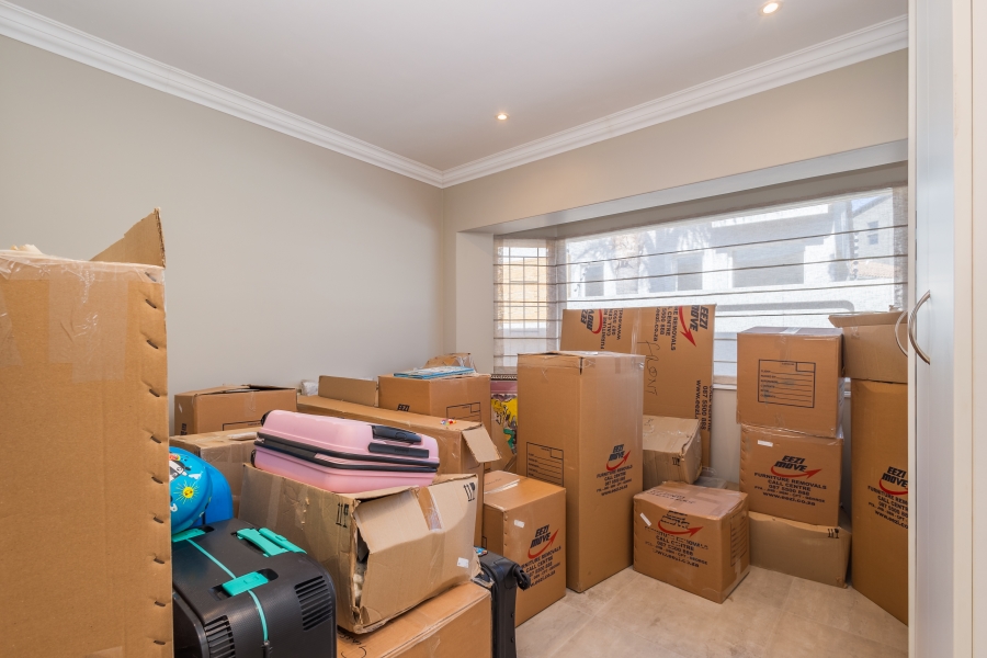 4 Bedroom Property for Sale in Whale Rock Western Cape